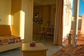 Lovely Panoramic Sea View Cottage-apartment With Adjacent Beach