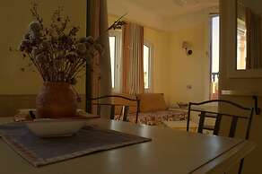 Lovely Panoramic Sea View Cottage-apartment With Adjacent Beach