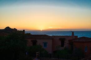 Lovely Panoramic Sea View Cottage-apartment With Adjacent Beach