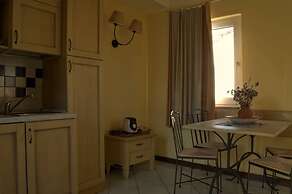 Lovely Panoramic Sea View Cottage-apartment With Adjacent Beach