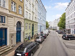 Sanders Lake - Pleasant 2-bdr Apt in City Center