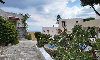 Room in Guest Room - Sun Shine Senior Suite Full View