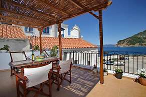 Villa Yiannoula With Amazing sea View at Skopelos Old Port !!!