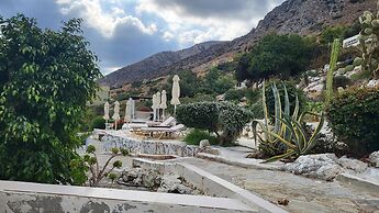 Hermes Korifi Suites Private Apartment