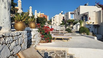 Room in Apartment - One Private Studio With Stunning Full sea View, Sh