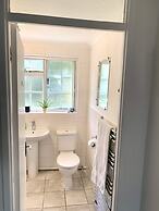 Stylish Central House Next To Warwick Castle