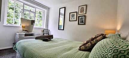 Stylish Central House Next To Warwick Castle