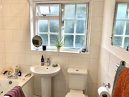 Stylish Central House Next To Warwick Castle