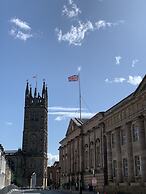 Stylish Central House Next To Warwick Castle