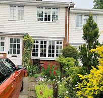 Stylish Central House Next To Warwick Castle