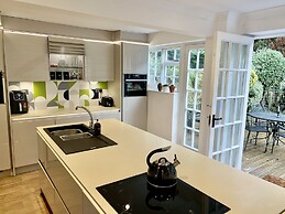 Stylish Central House Next To Warwick Castle