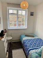 Stylish Central House Next To Warwick Castle