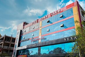 Hotel Opera Inn near Central Bus Stand