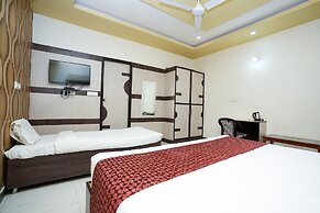 Hotel Opera Inn near Central Bus Stand