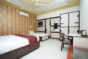 Hotel Opera Inn near Central Bus Stand