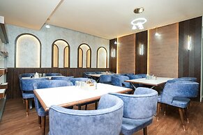 Hotel Opera Inn near Central Bus Stand