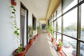 Hotel Opera Inn near Central Bus Stand