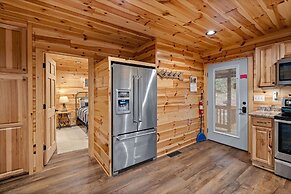 Beside Still Water 1 - 2 Bedrooms, 2 Baths, Sleeps 6 Home by RedAwning