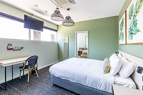 Nightcap at Commercial Hotel