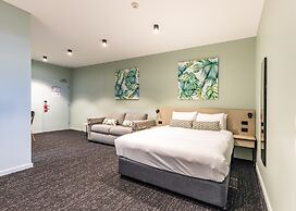 Nightcap at Commercial Hotel