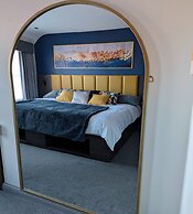 OYO Tamworth Arms Boutique Pub & Hotel
