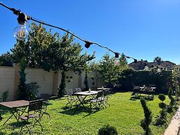 Hotel Oxford Inn & Suites