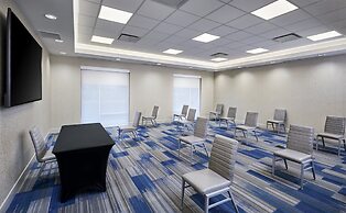 Holiday Inn Express & Suites Windsor East - Lakeshore by IHG
