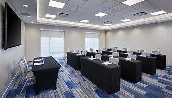 Holiday Inn Express & Suites Windsor East - Lakeshore by IHG