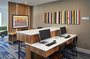 Holiday Inn Express & Suites Windsor East - Lakeshore by IHG