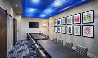 Holiday Inn Express & Suites Windsor East - Lakeshore by IHG