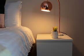 Seafield House - Donnini Apartments