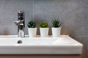 Seafield House - Donnini Apartments