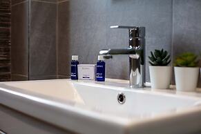 Seafield House - Donnini Apartments