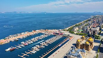 Crowne Plaza Dalian Xinghai by IHG