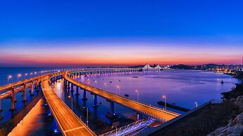 Crowne Plaza Dalian Xinghai by IHG