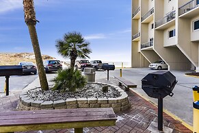 Pinnacle Port by Book That Condo