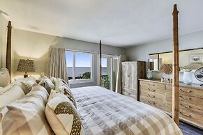 Pinnacle Port by Book That Condo