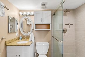 Pinnacle Port by Book That Condo