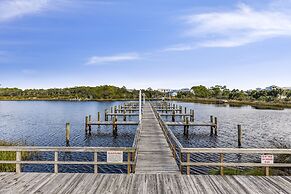 Pinnacle Port by Book That Condo