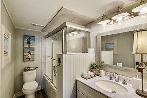 Pinnacle Port by Book That Condo