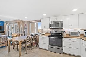 Pinnacle Port by Book That Condo