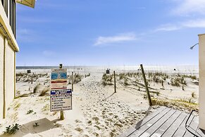 Pinnacle Port by Book That Condo