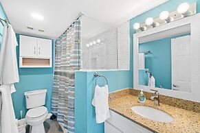 Pinnacle Port by Book That Condo