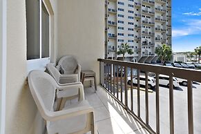 Pinnacle Port by Book That Condo