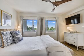 Pinnacle Port by Book That Condo