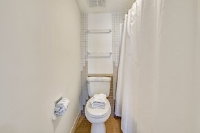 Pinnacle Port by Book That Condo