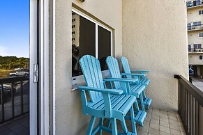 Pinnacle Port by Book That Condo