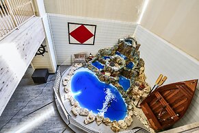 Pinnacle Port by Book That Condo