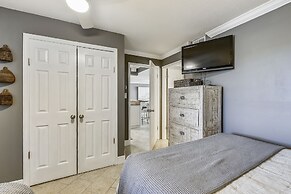 Pinnacle Port by Book That Condo