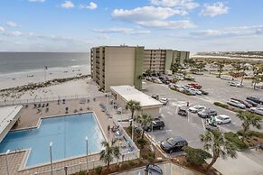 Pinnacle Port by Book That Condo